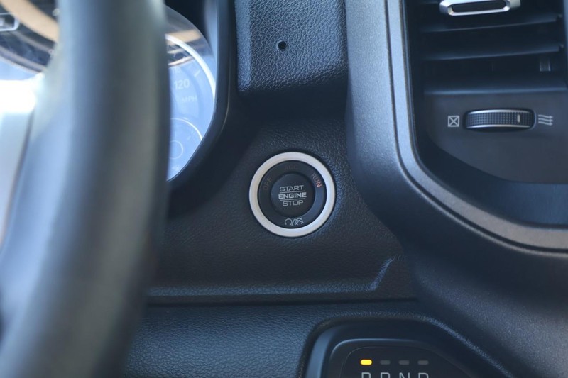 Ram 2500 Vehicle Full-screen Gallery Image 32