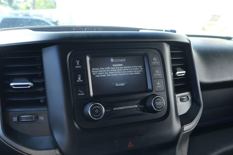 Ram 2500 Vehicle Full-screen Gallery Image 35