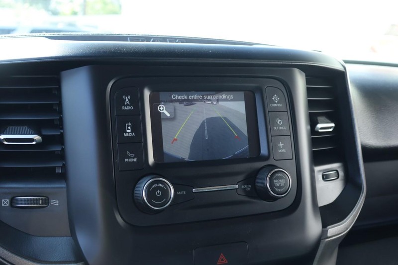 Ram 2500 Vehicle Full-screen Gallery Image 36