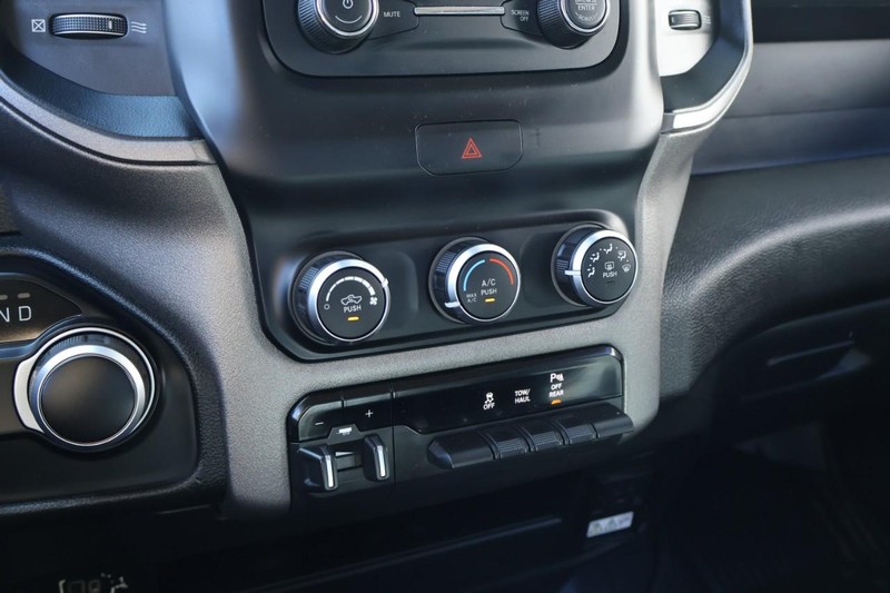 Ram 2500 Vehicle Full-screen Gallery Image 37