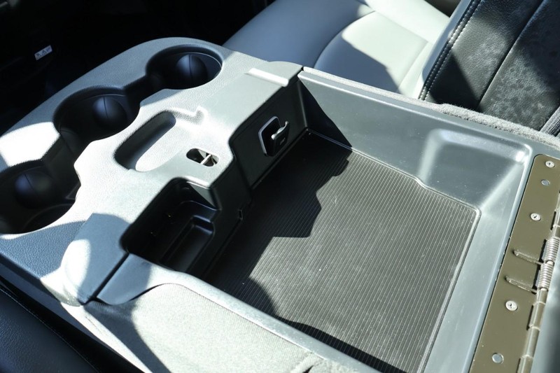 Ram 2500 Vehicle Full-screen Gallery Image 40