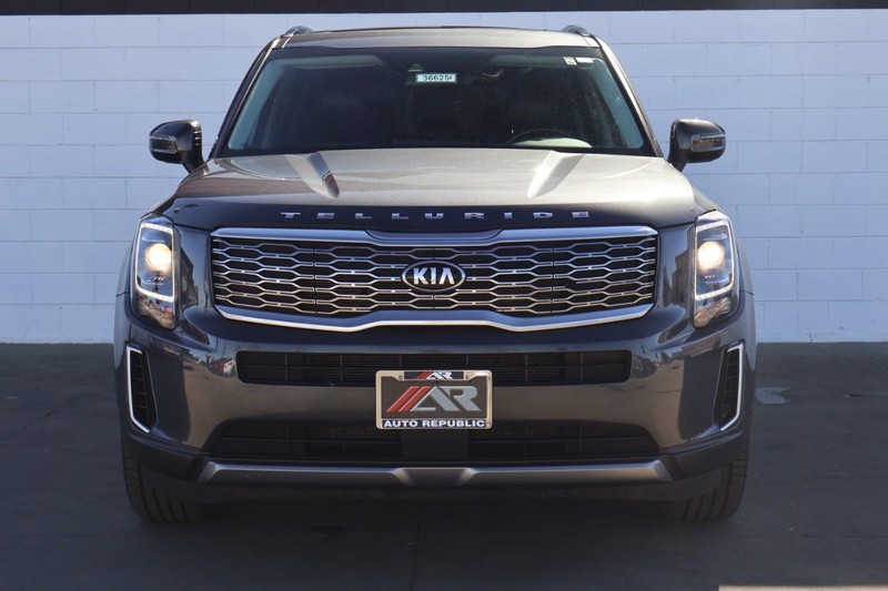 Kia Telluride Vehicle Full-screen Gallery Image 03