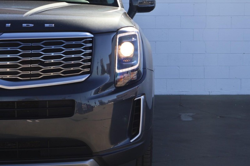 Kia Telluride Vehicle Full-screen Gallery Image 04