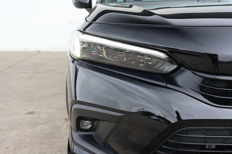 Honda Civic Sedan Vehicle Full-screen Gallery Image 03