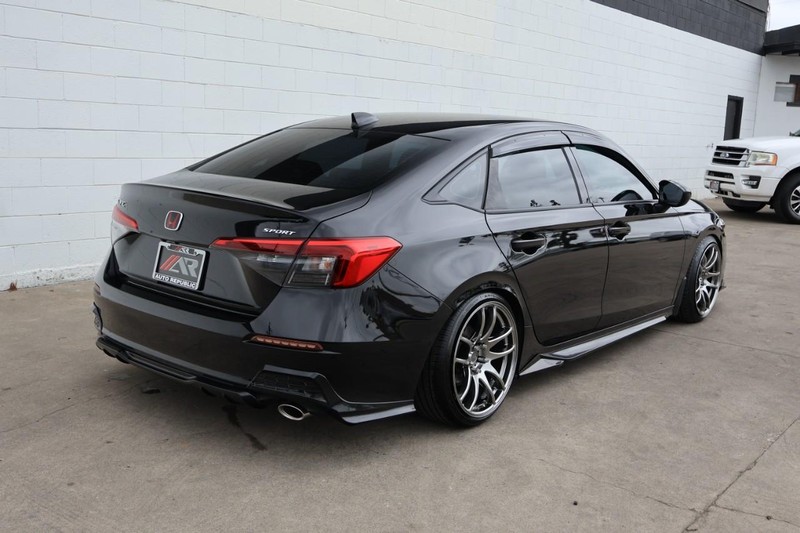 Honda Civic Sedan Vehicle Full-screen Gallery Image 05