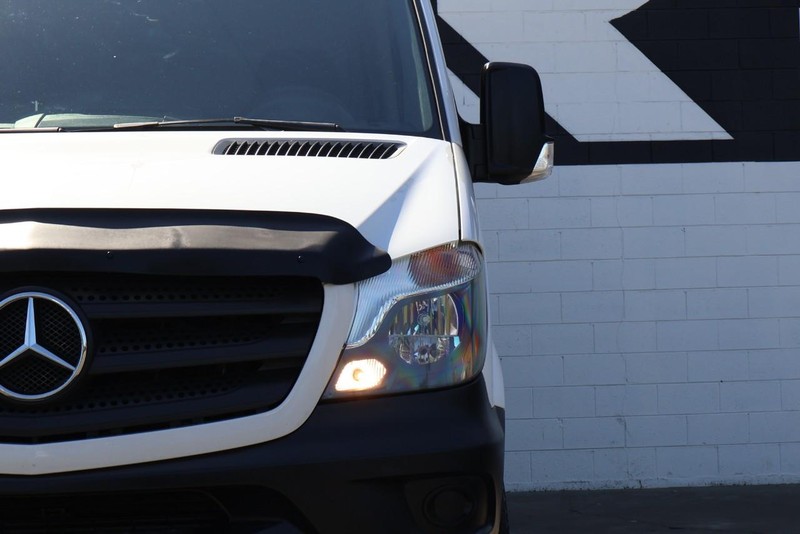 Mercedes-Benz Sprinter Cargo Vans Vehicle Full-screen Gallery Image 04