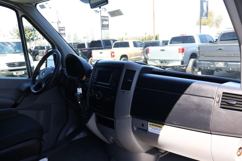 Mercedes-Benz Sprinter Cargo Vans Vehicle Full-screen Gallery Image 22