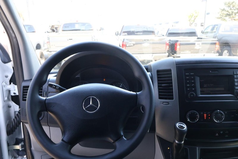 Mercedes-Benz Sprinter Cargo Vans Vehicle Full-screen Gallery Image 25