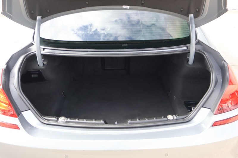 BMW 650i Gran Coupe Vehicle Full-screen Gallery Image 09