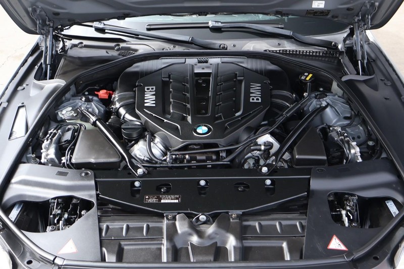 BMW 650i Gran Coupe Vehicle Full-screen Gallery Image 14