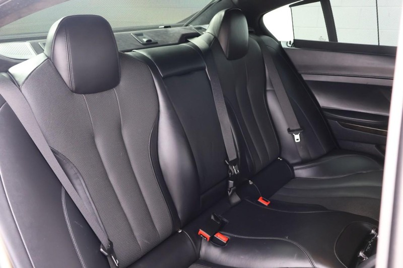 BMW 650i Gran Coupe Vehicle Full-screen Gallery Image 24