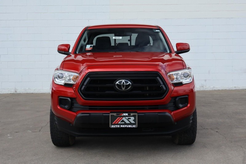 Toyota Tacoma Vehicle Full-screen Gallery Image 03