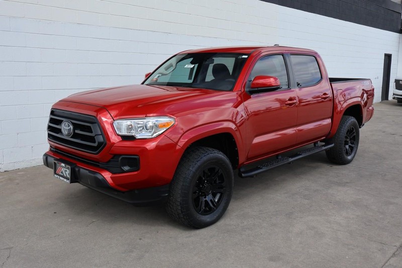Toyota Tacoma Vehicle Full-screen Gallery Image 13