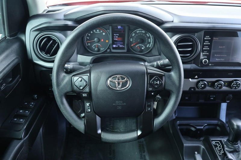 Toyota Tacoma Vehicle Full-screen Gallery Image 28