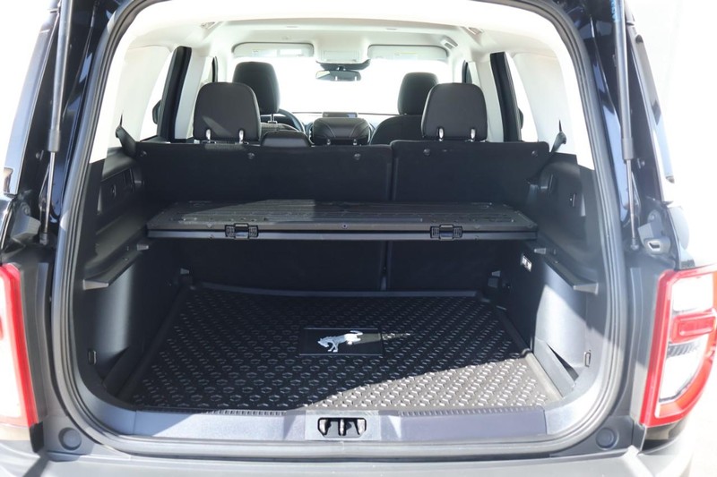 Ford Bronco Sport Vehicle Full-screen Gallery Image 09