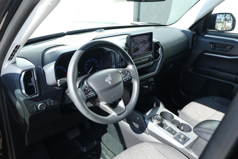 Ford Bronco Sport Vehicle Full-screen Gallery Image 17