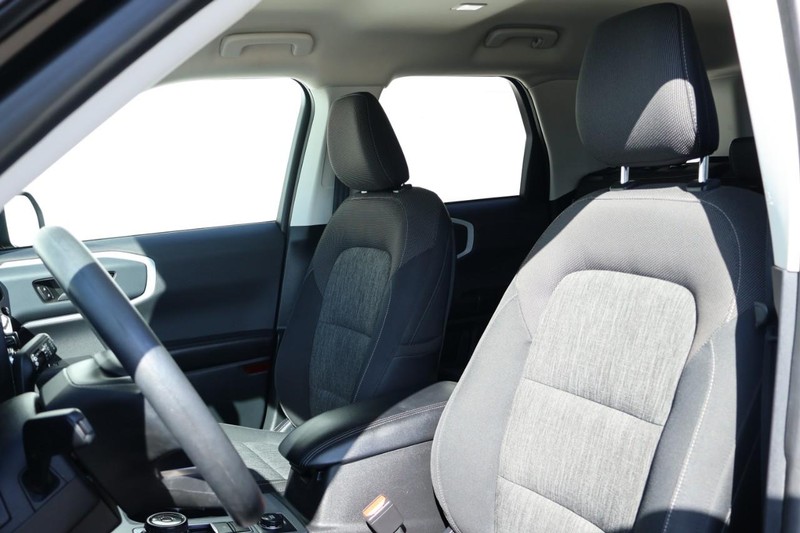 Ford Bronco Sport Vehicle Full-screen Gallery Image 19