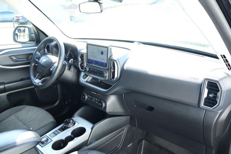 Ford Bronco Sport Vehicle Full-screen Gallery Image 21