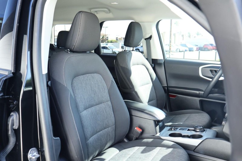 Ford Bronco Sport Vehicle Full-screen Gallery Image 22