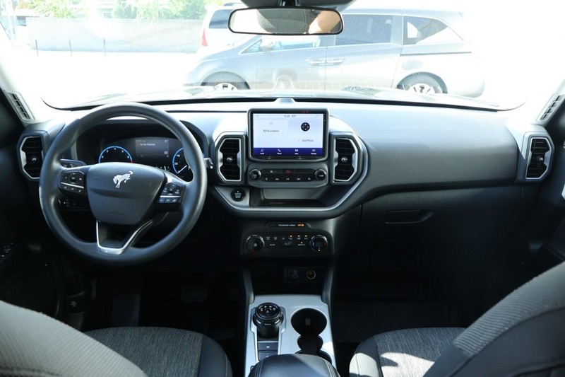 Ford Bronco Sport Vehicle Full-screen Gallery Image 24