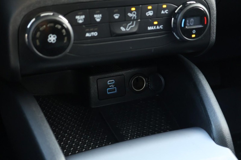 Ford Bronco Sport Vehicle Full-screen Gallery Image 35