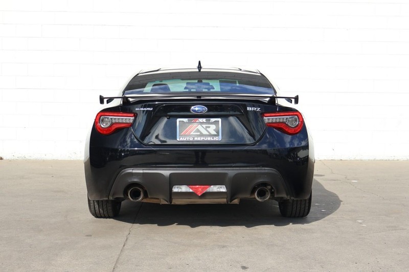 Subaru BRZ Vehicle Full-screen Gallery Image 06