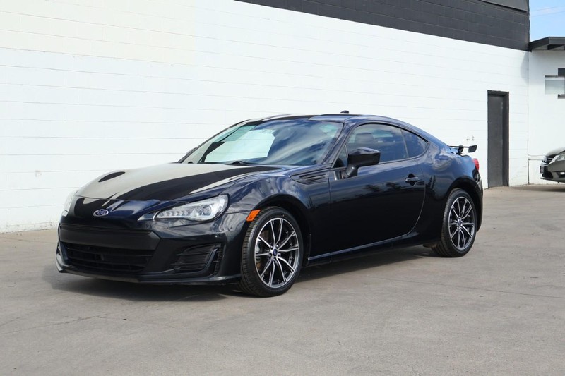 Subaru BRZ Vehicle Full-screen Gallery Image 12