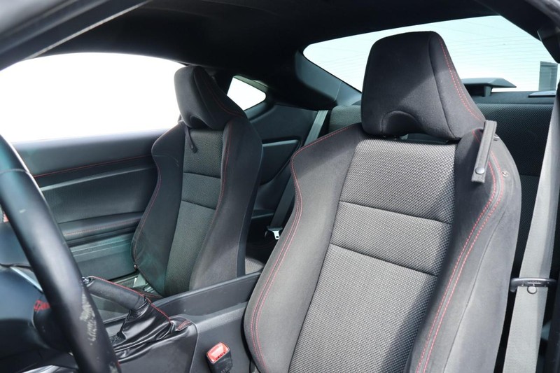 Subaru BRZ Vehicle Full-screen Gallery Image 18