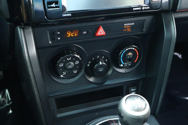 Subaru BRZ Vehicle Full-screen Gallery Image 31