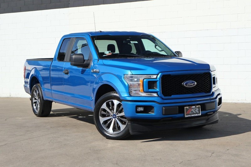 Ford F-150 Vehicle Full-screen Gallery Image 02