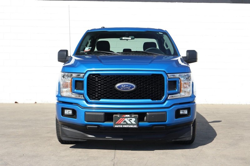 Ford F-150 Vehicle Full-screen Gallery Image 03