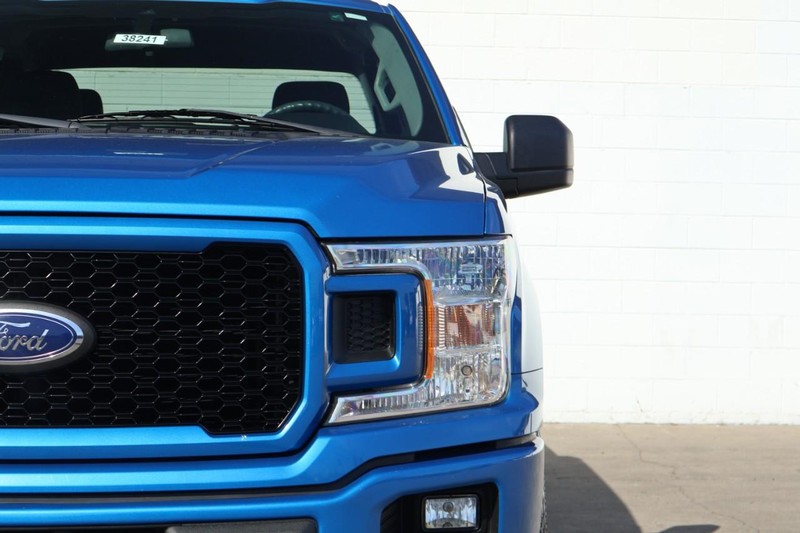 Ford F-150 Vehicle Full-screen Gallery Image 04