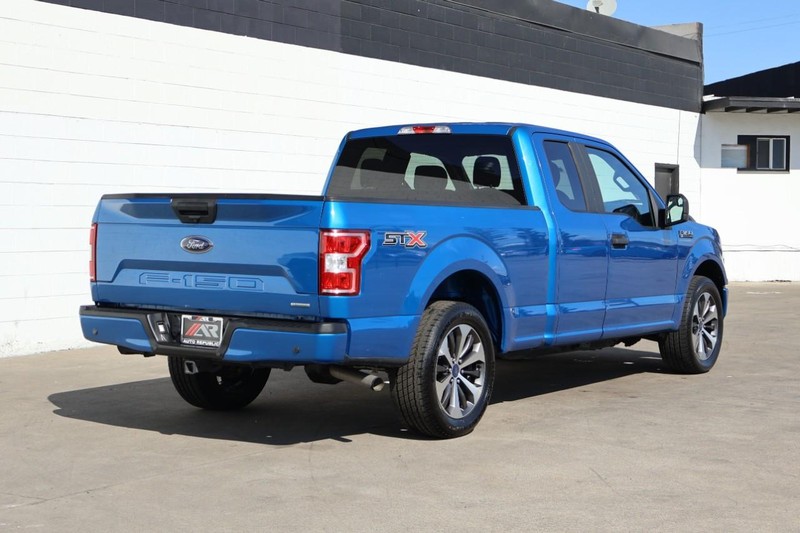 Ford F-150 Vehicle Full-screen Gallery Image 05
