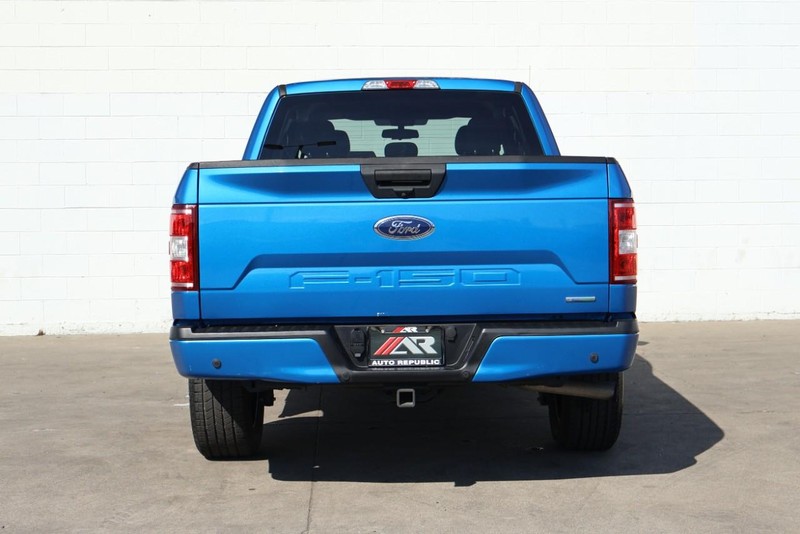 Ford F-150 Vehicle Full-screen Gallery Image 06