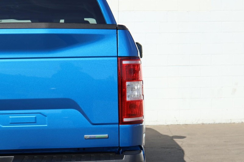 Ford F-150 Vehicle Full-screen Gallery Image 07