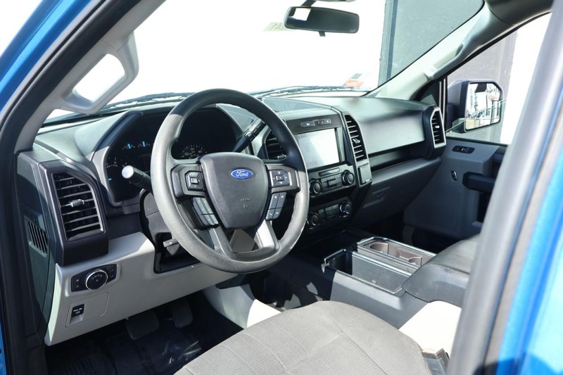 Ford F-150 Vehicle Full-screen Gallery Image 17