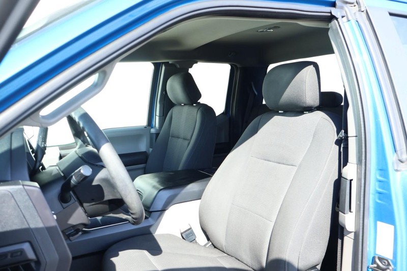 Ford F-150 Vehicle Full-screen Gallery Image 19