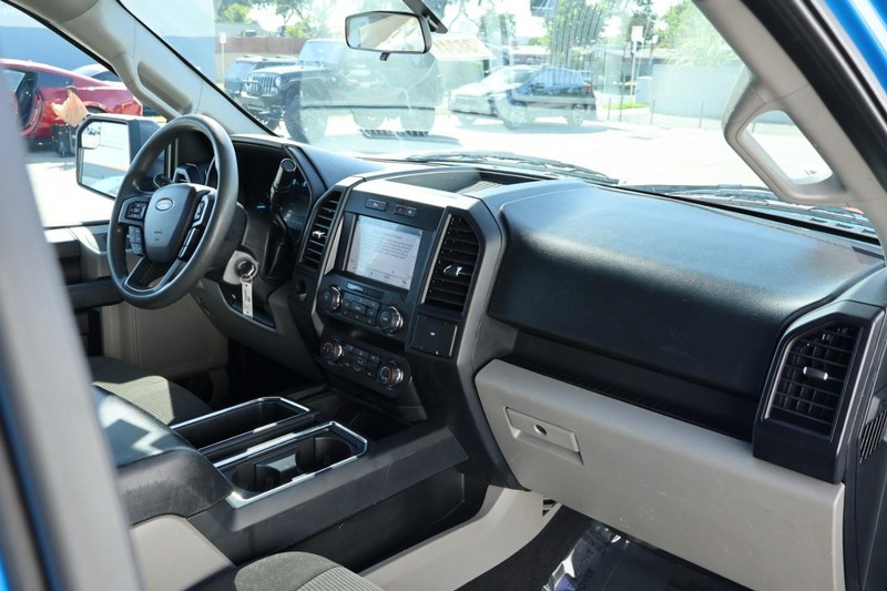 Ford F-150 Vehicle Full-screen Gallery Image 21
