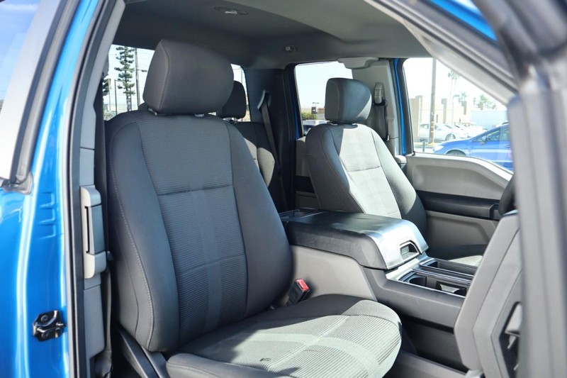 Ford F-150 Vehicle Full-screen Gallery Image 22