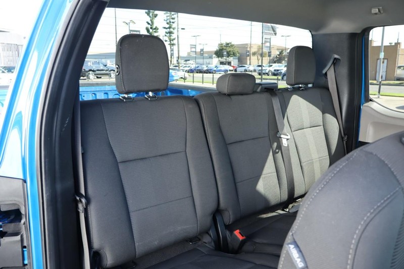 Ford F-150 Vehicle Full-screen Gallery Image 23