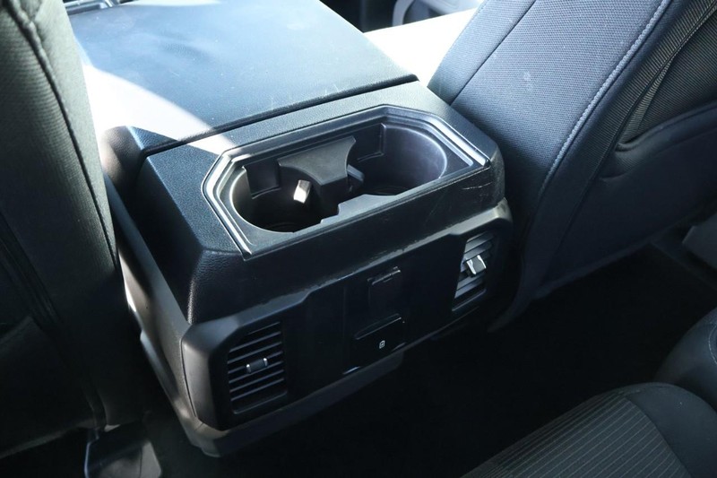 Ford F-150 Vehicle Full-screen Gallery Image 24