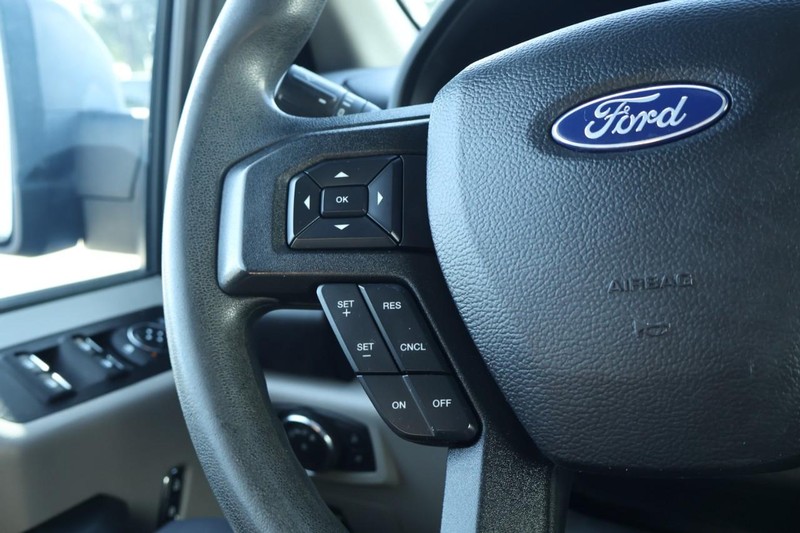 Ford F-150 Vehicle Full-screen Gallery Image 28