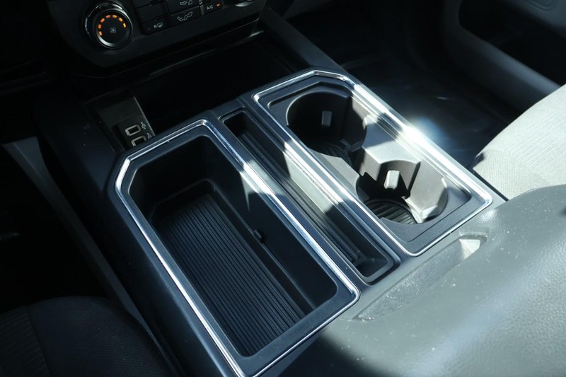 Ford F-150 Vehicle Full-screen Gallery Image 36