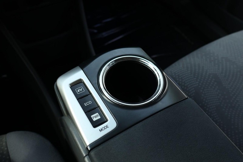 Toyota Prius V Vehicle Full-screen Gallery Image 37