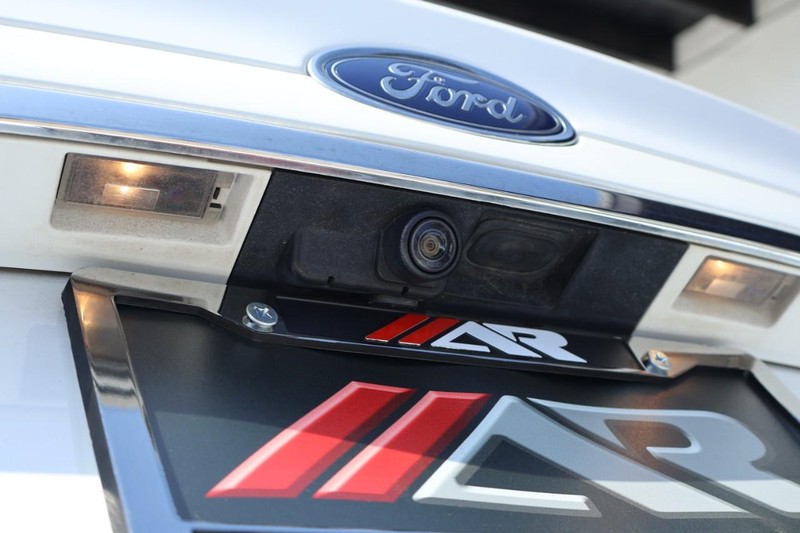 Ford Fusion Hybrid Vehicle Full-screen Gallery Image 08