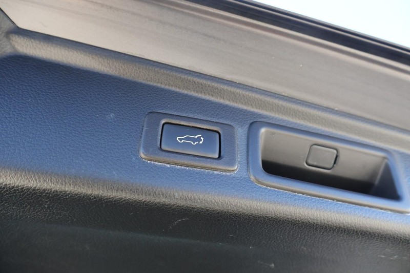 Subaru Forester Vehicle Full-screen Gallery Image 10
