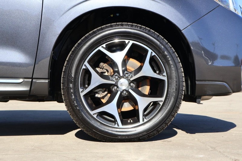 Subaru Forester Vehicle Full-screen Gallery Image 14