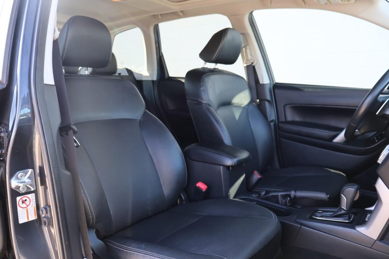 Subaru Forester Vehicle Full-screen Gallery Image 22