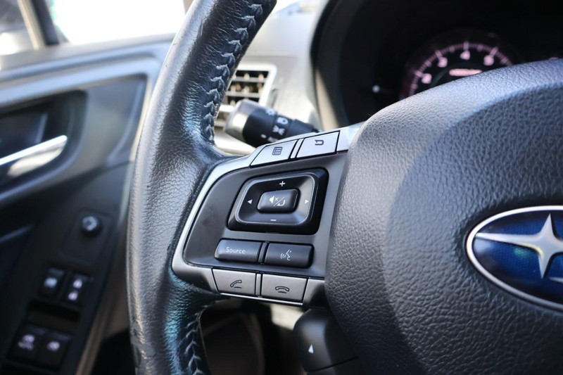 Subaru Forester Vehicle Full-screen Gallery Image 28