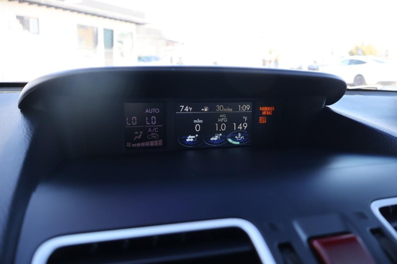 Subaru Forester Vehicle Full-screen Gallery Image 32